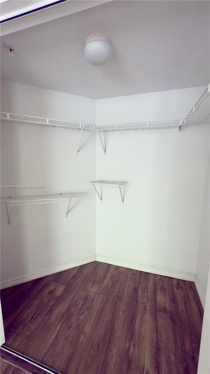 EMERALD ISLE AT LAGUNA LA - Residential Lease