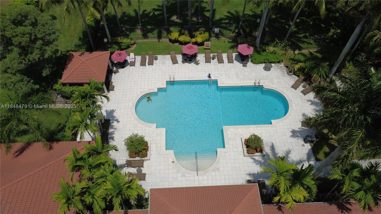 EMERALD ISLE AT LAGUNA LA - Residential Lease