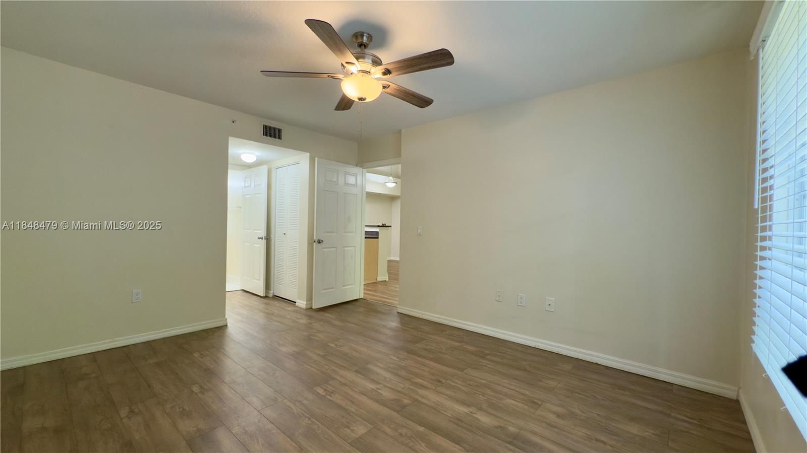 EMERALD ISLE AT LAGUNA LA - Residential Lease