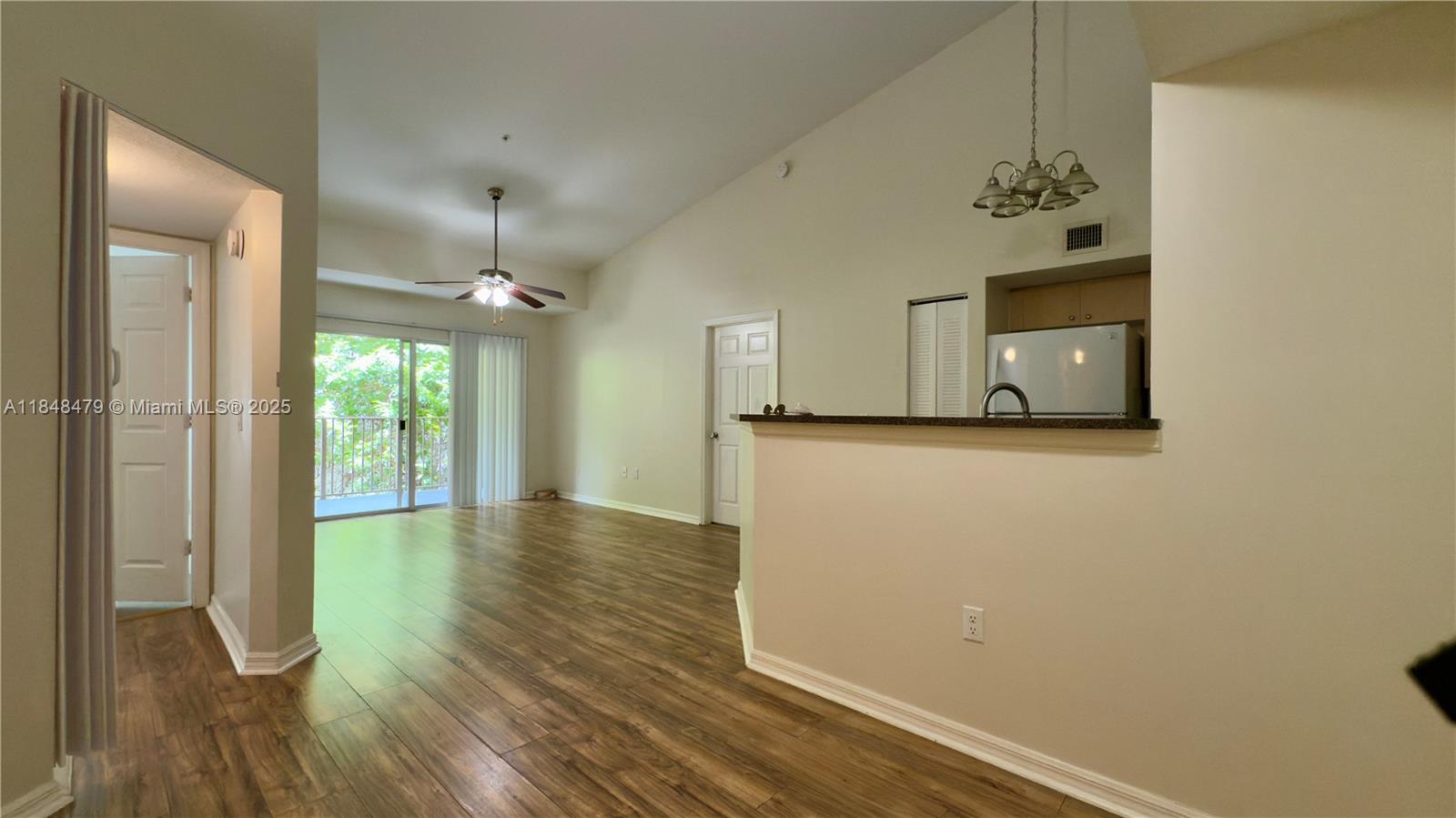 EMERALD ISLE AT LAGUNA LA - Residential Lease