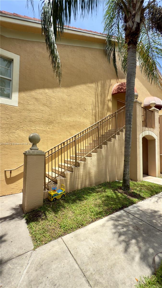EMERALD ISLE AT LAGUNA LA - Residential Lease