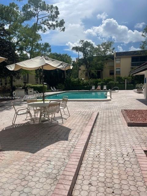 GREENGLADES CONDO II - Residential