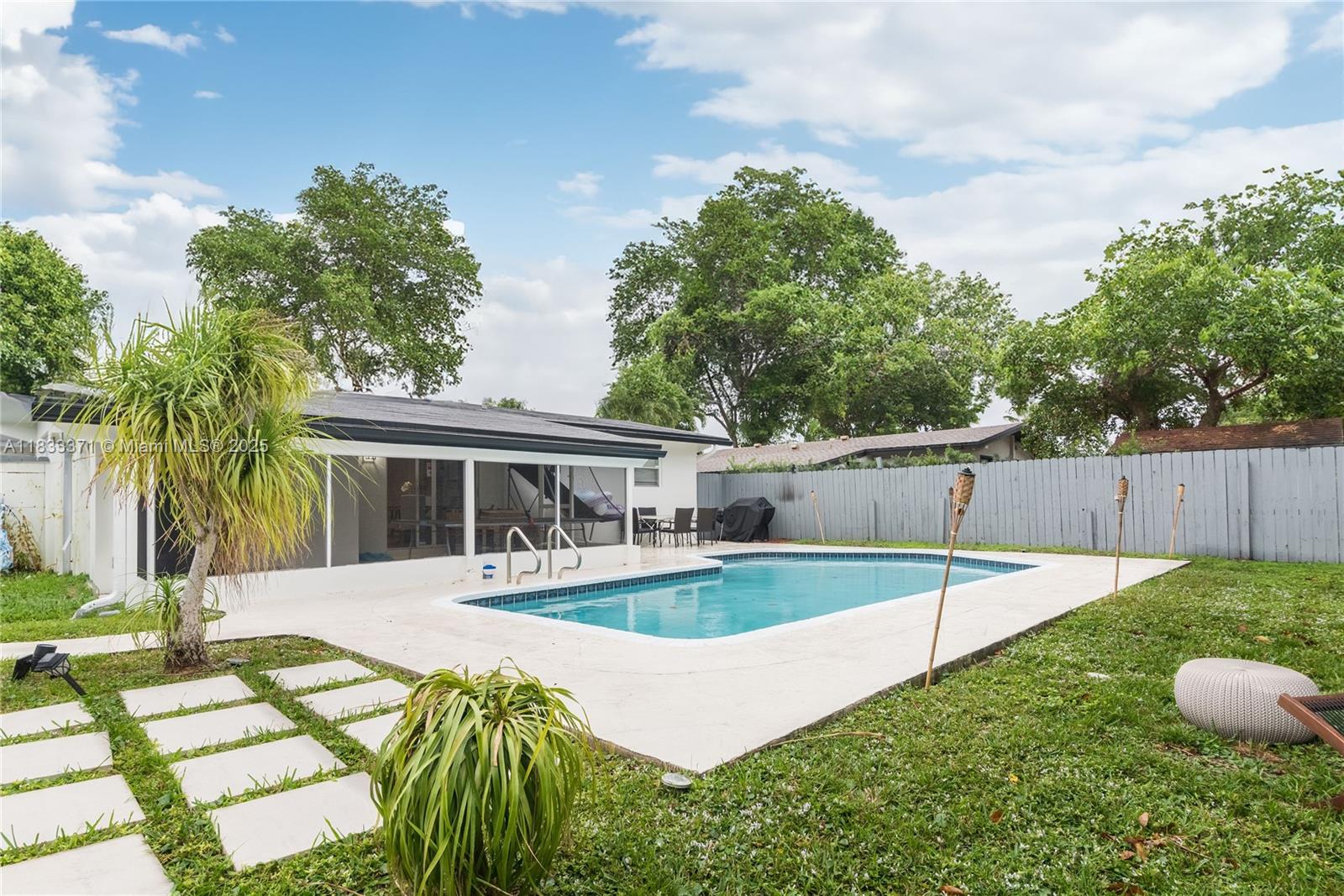 MIRAMAR SEC 8 - Residential