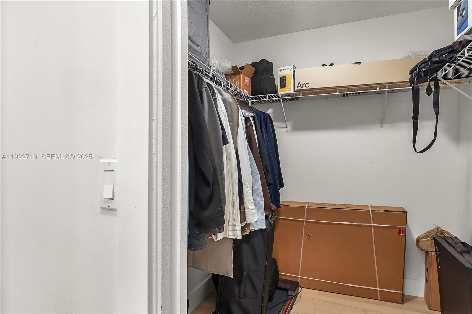 CRYSTAL HEIGHTS - Residential