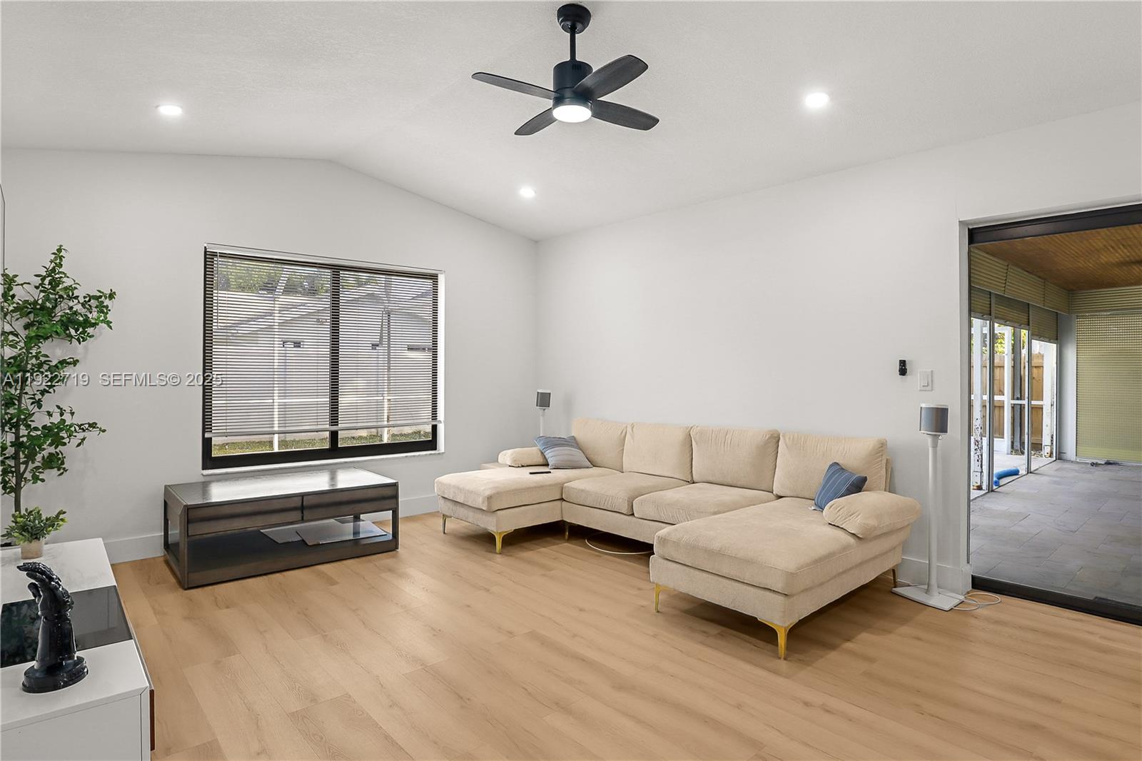 CRYSTAL HEIGHTS - Residential