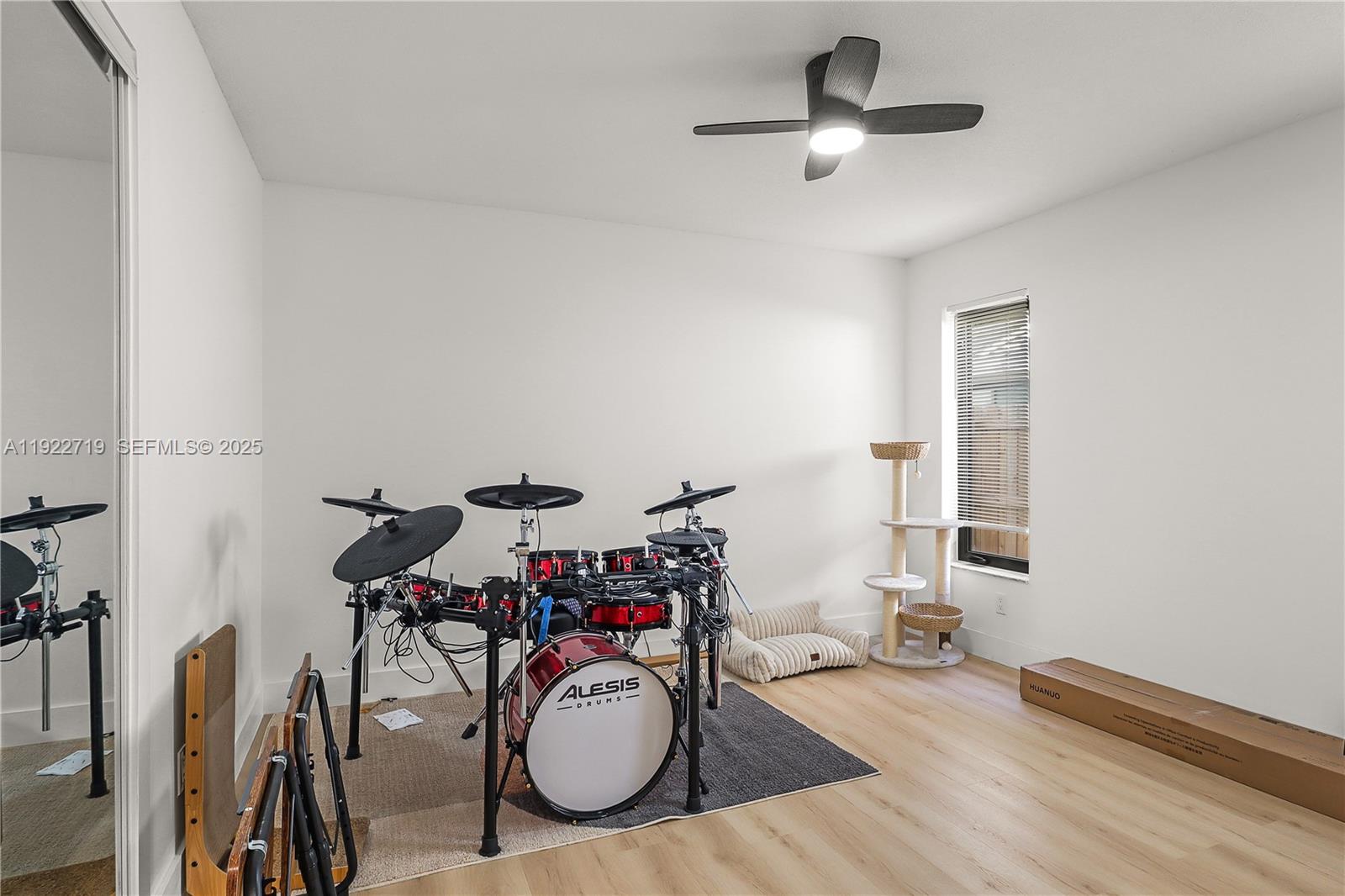 CRYSTAL HEIGHTS - Residential