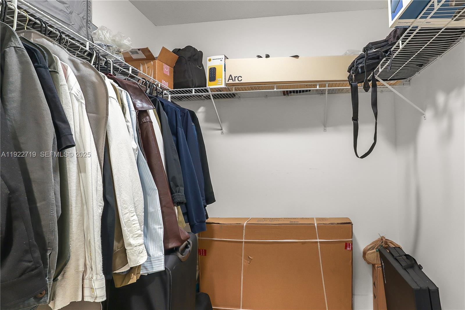 CRYSTAL HEIGHTS - Residential