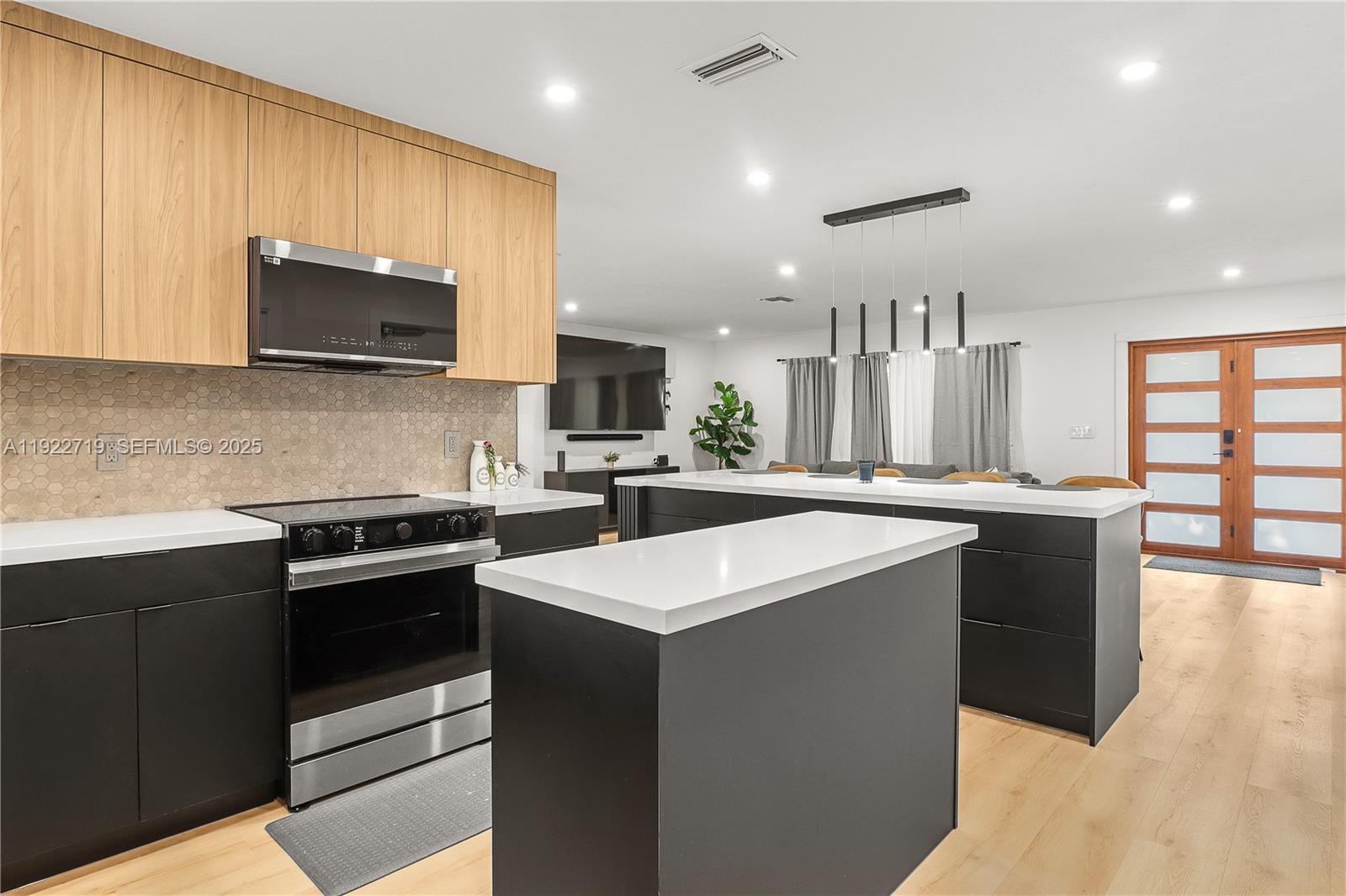 CRYSTAL HEIGHTS - Residential