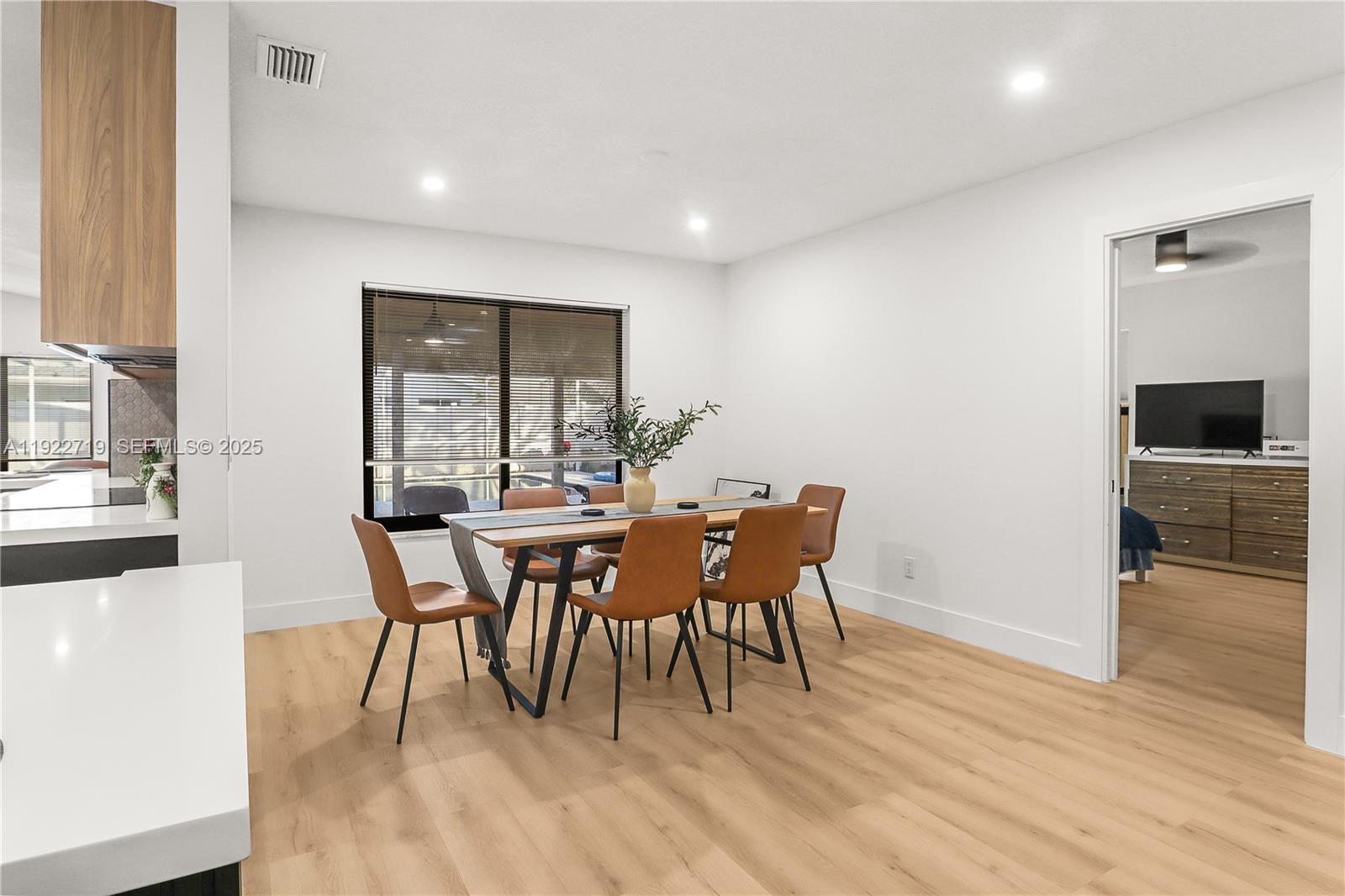 CRYSTAL HEIGHTS - Residential