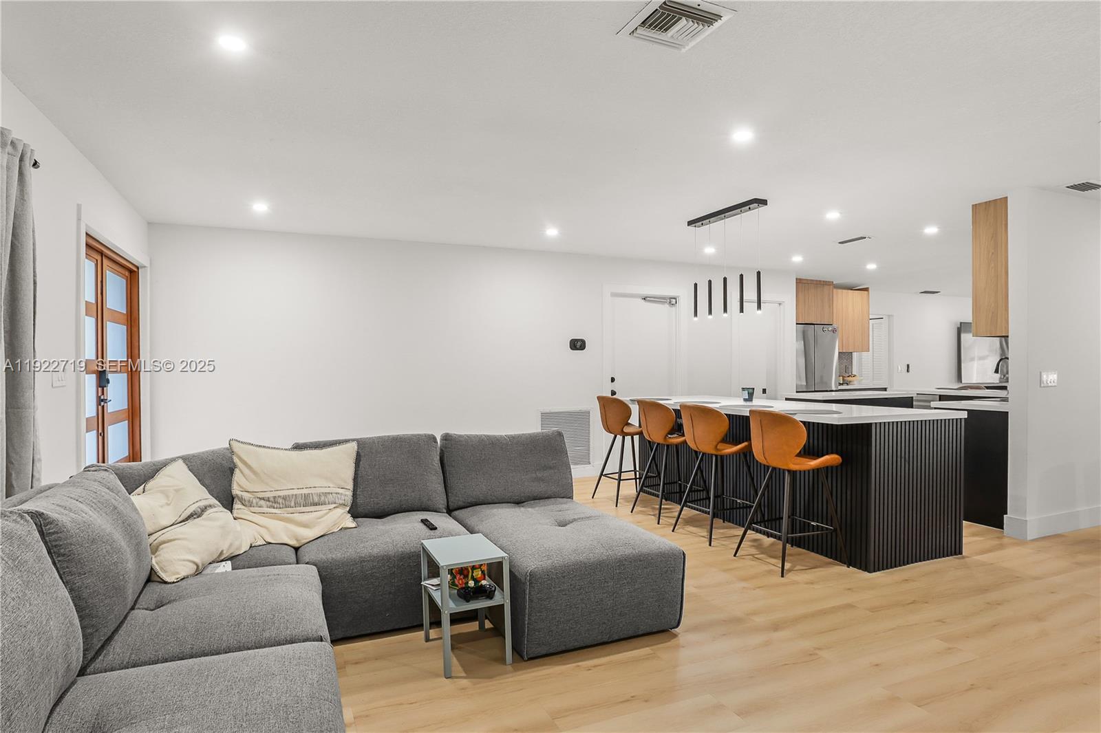 CRYSTAL HEIGHTS - Residential