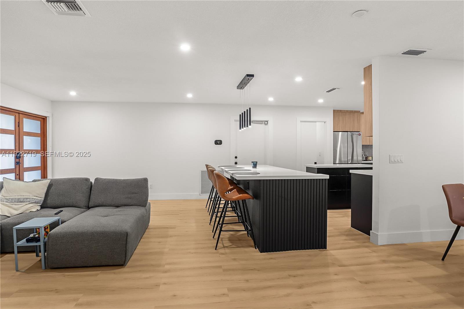 CRYSTAL HEIGHTS - Residential