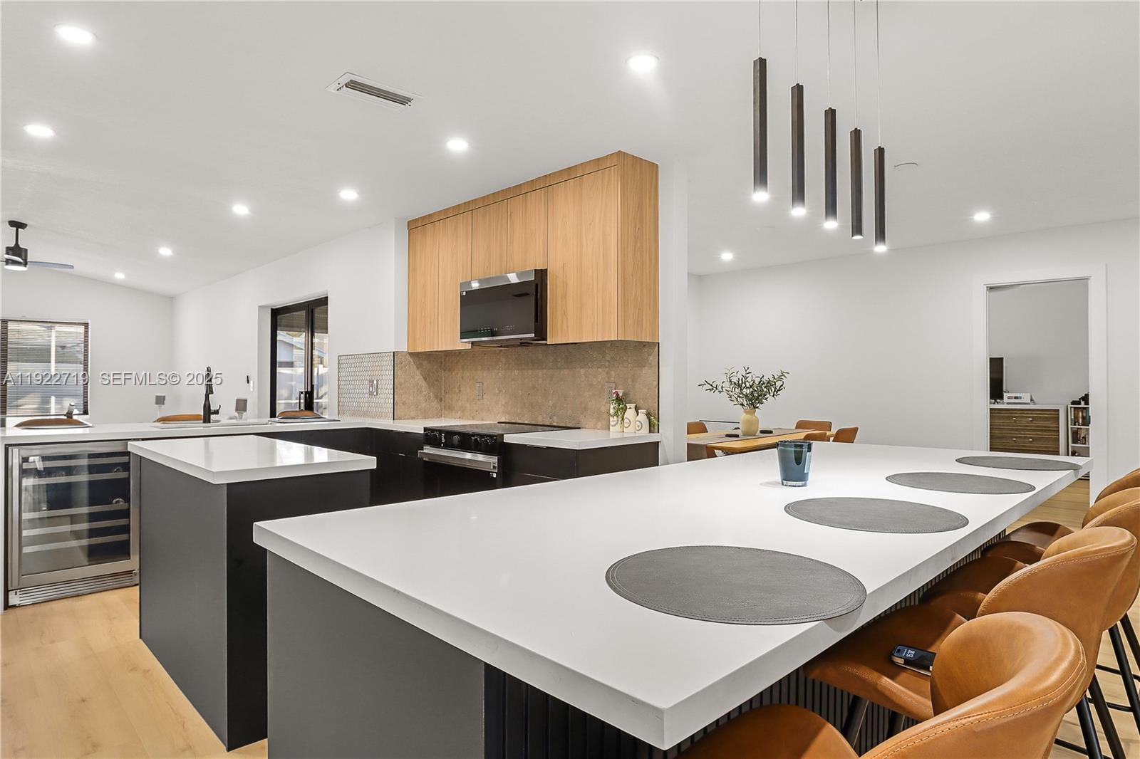 CRYSTAL HEIGHTS - Residential