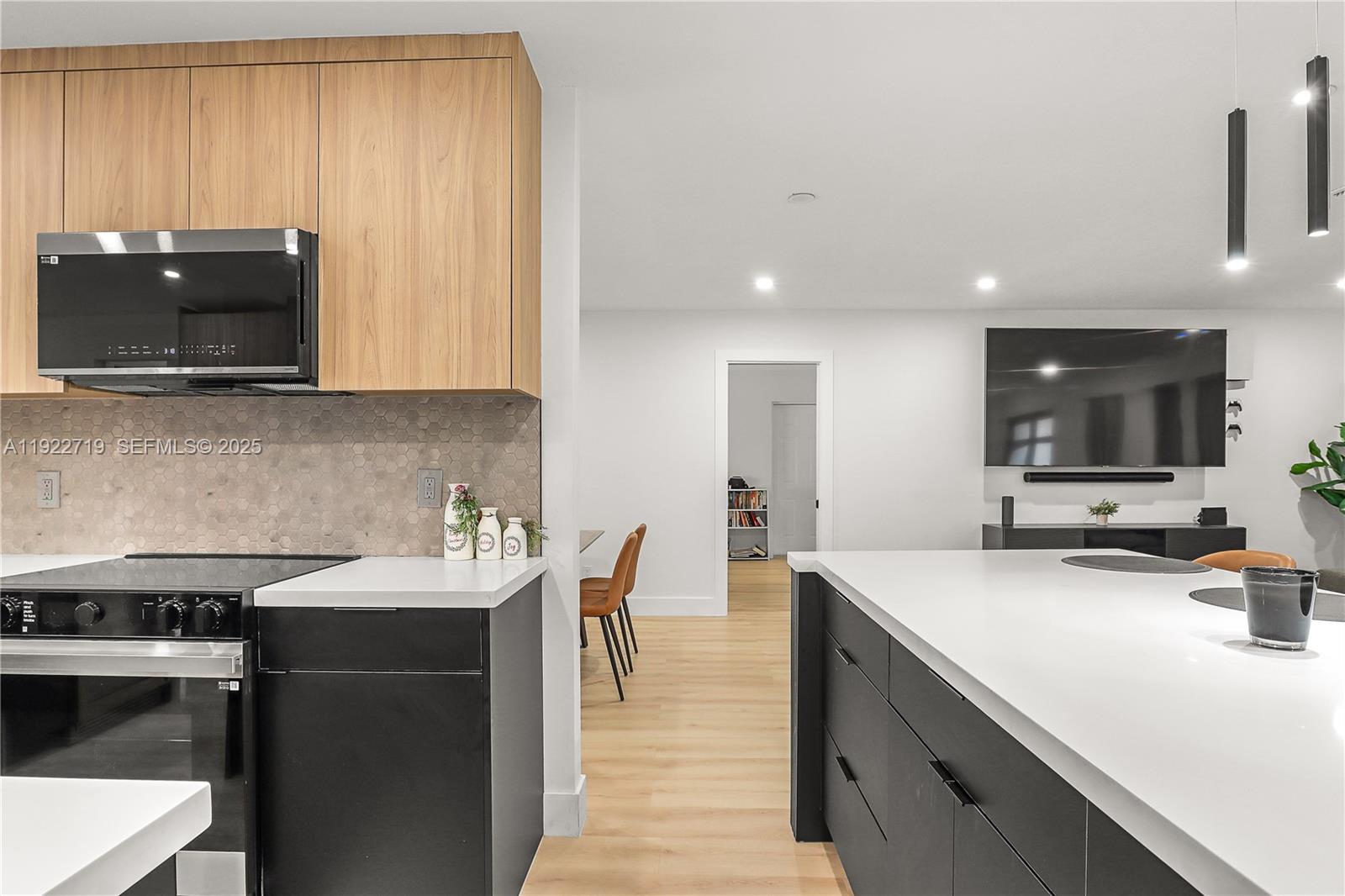 CRYSTAL HEIGHTS - Residential