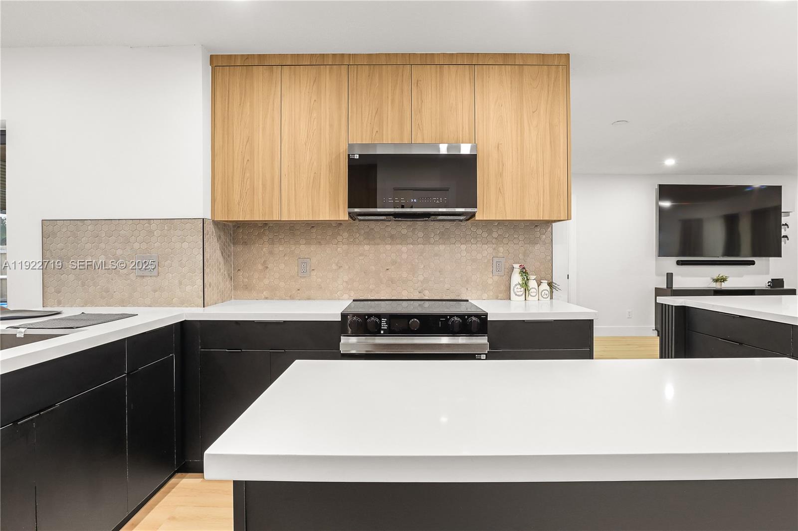 CRYSTAL HEIGHTS - Residential