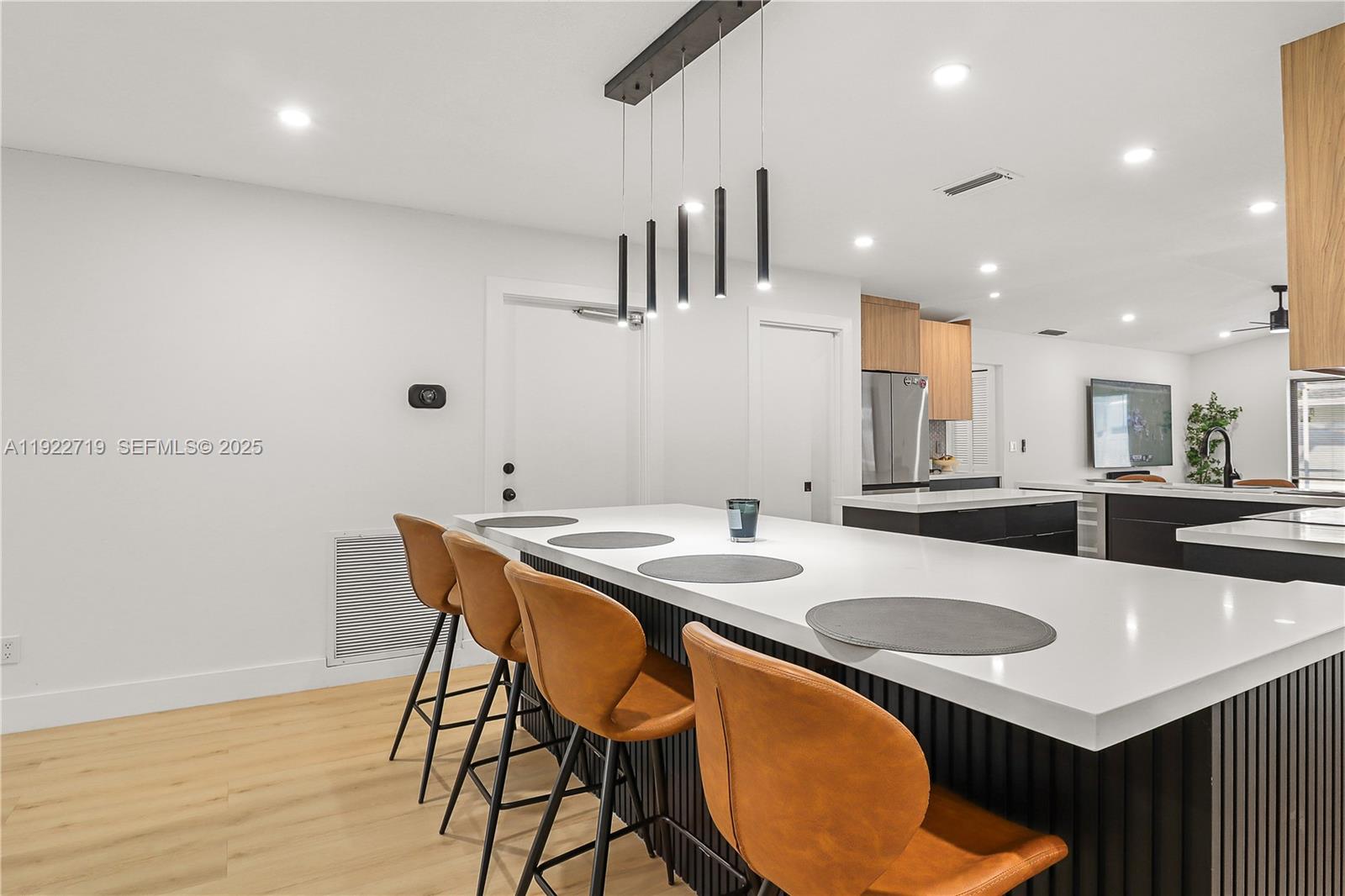 CRYSTAL HEIGHTS - Residential