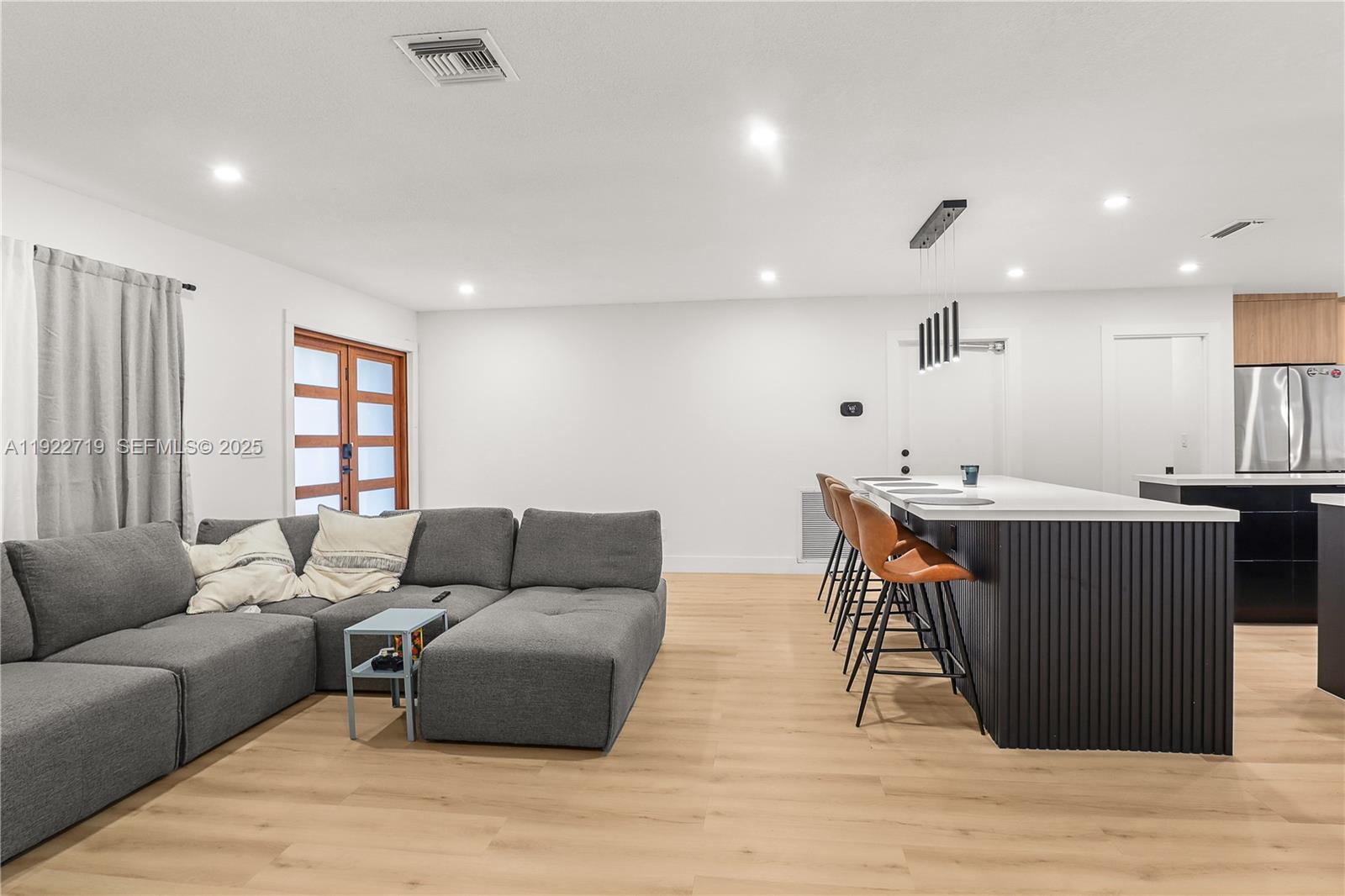 CRYSTAL HEIGHTS - Residential