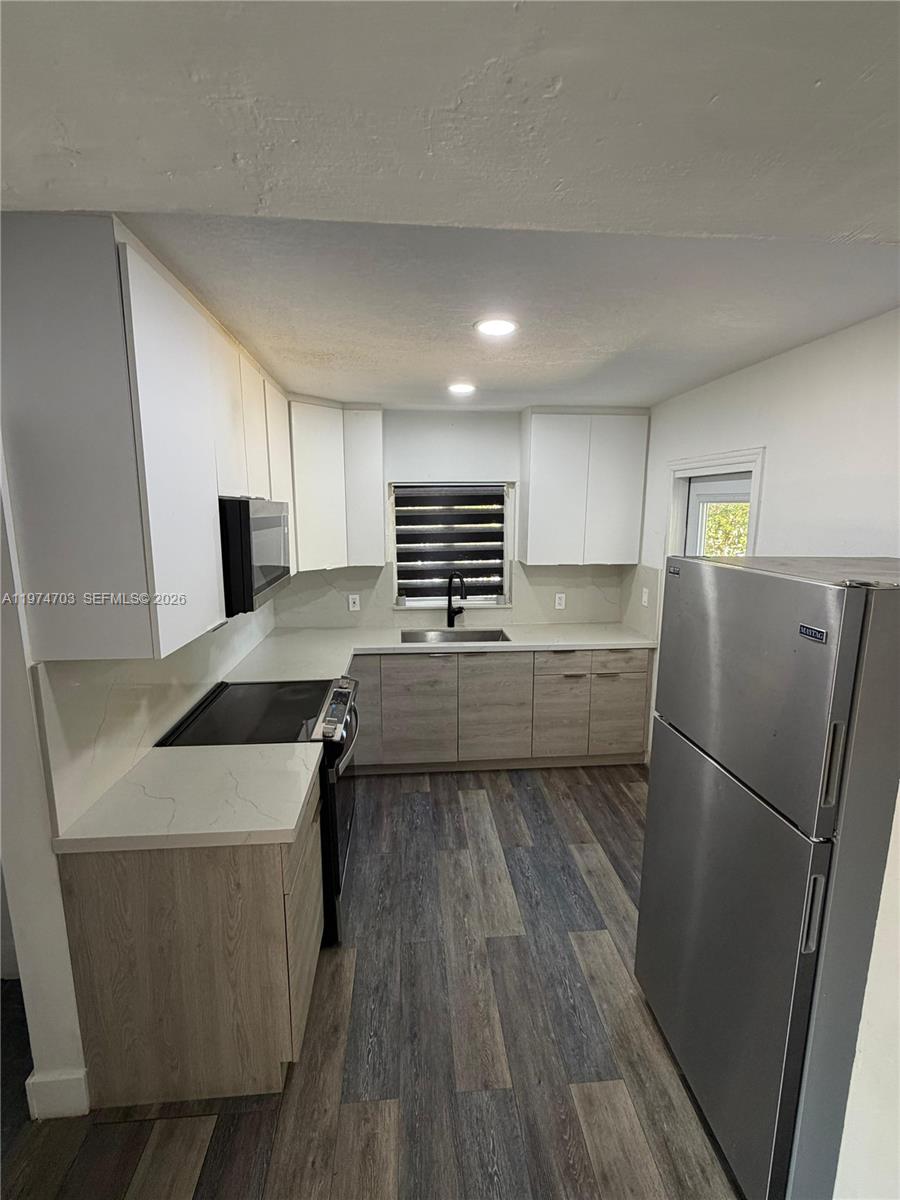 LA PALOMA - Residential Lease