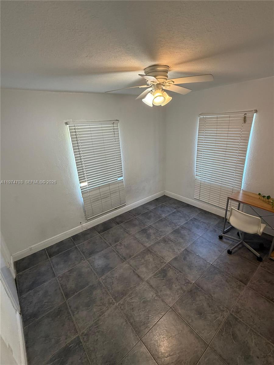 LA PALOMA - Residential Lease