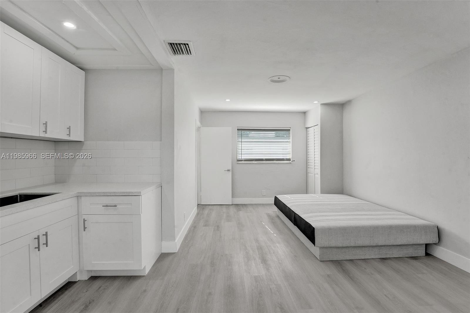 HOLLYWOOD BEACH HEIGHTS S - Residential Lease