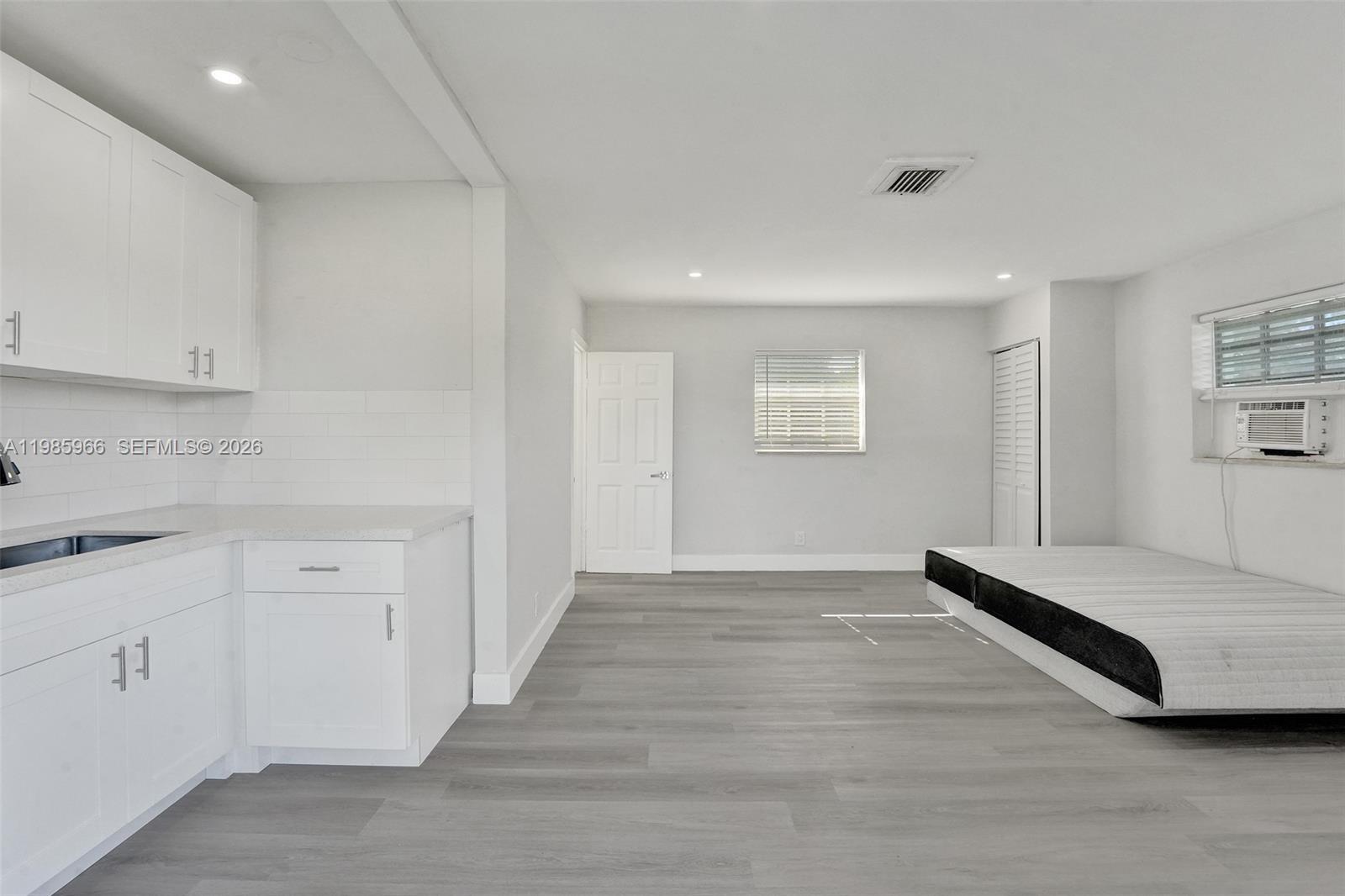 HOLLYWOOD BEACH HEIGHTS S - Residential Lease