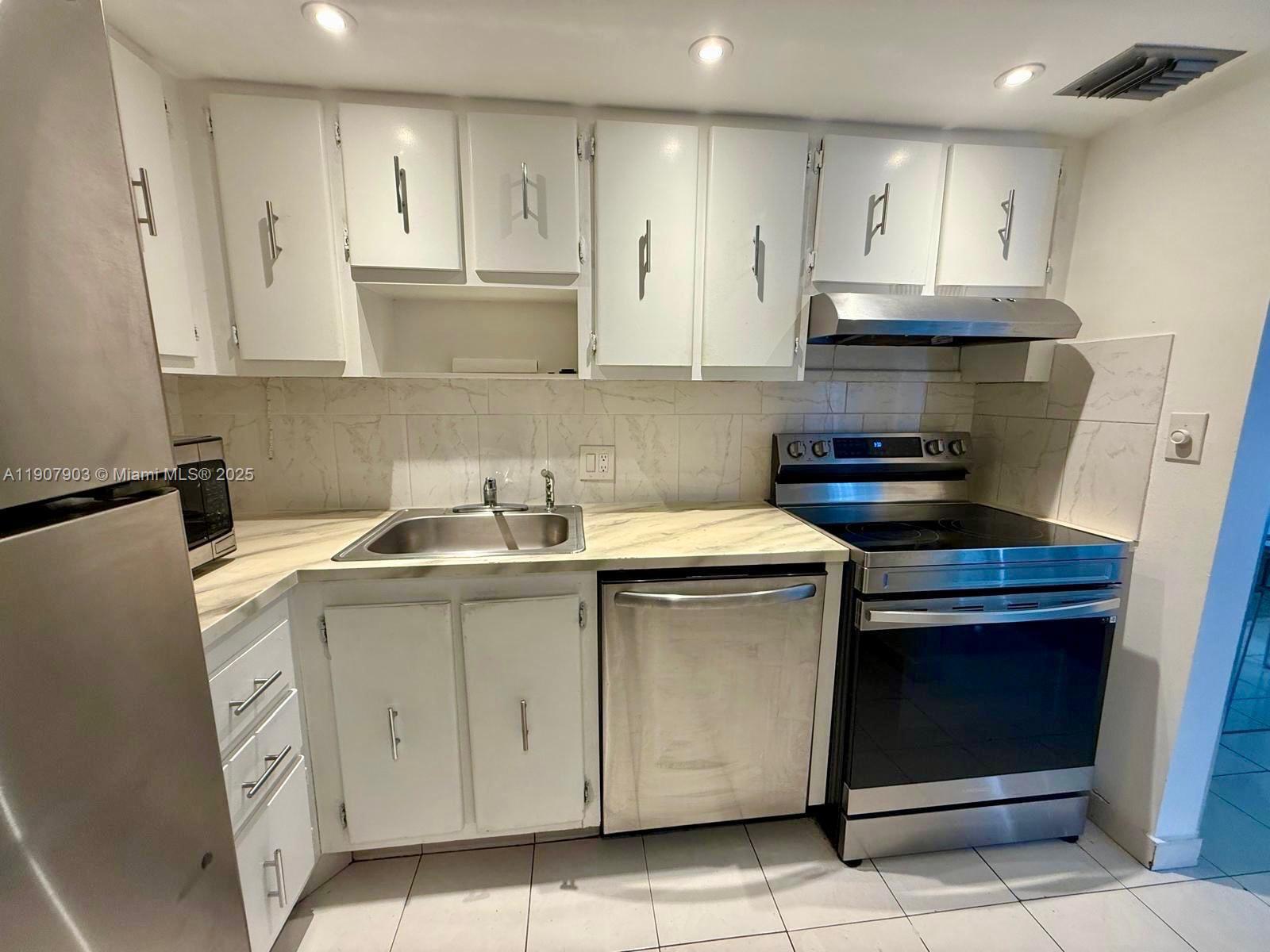 CORONADO CONDO TOWER I - Residential