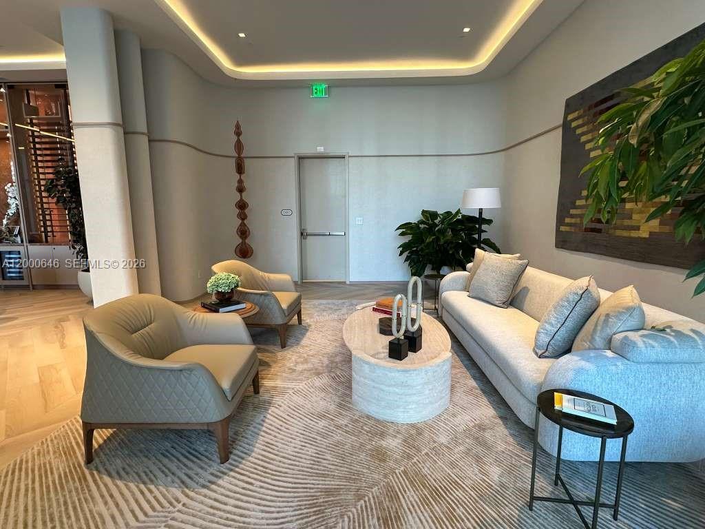 Viceroy Residence - Residential Lease