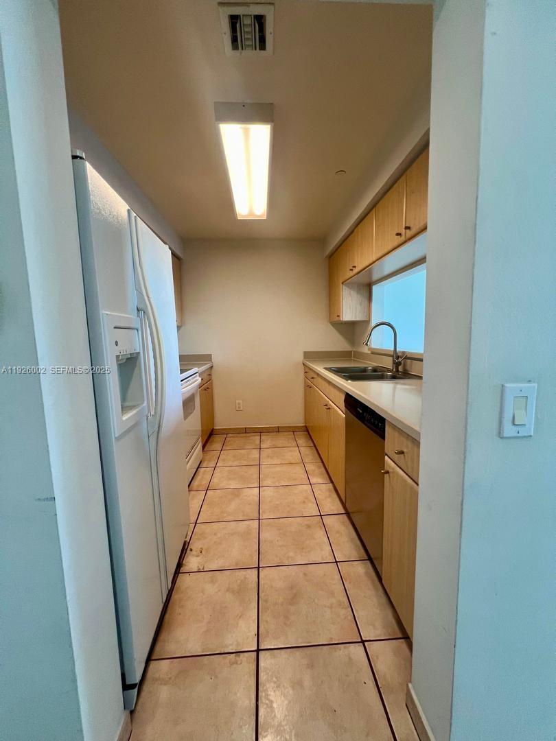 2475 Brickell Ave 703