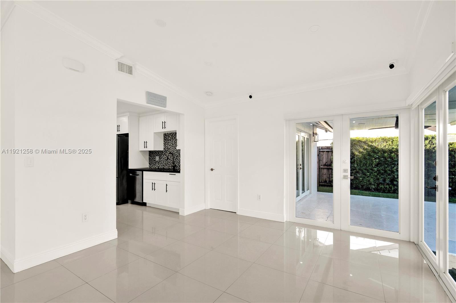 LOS ROBLES - Residential Lease