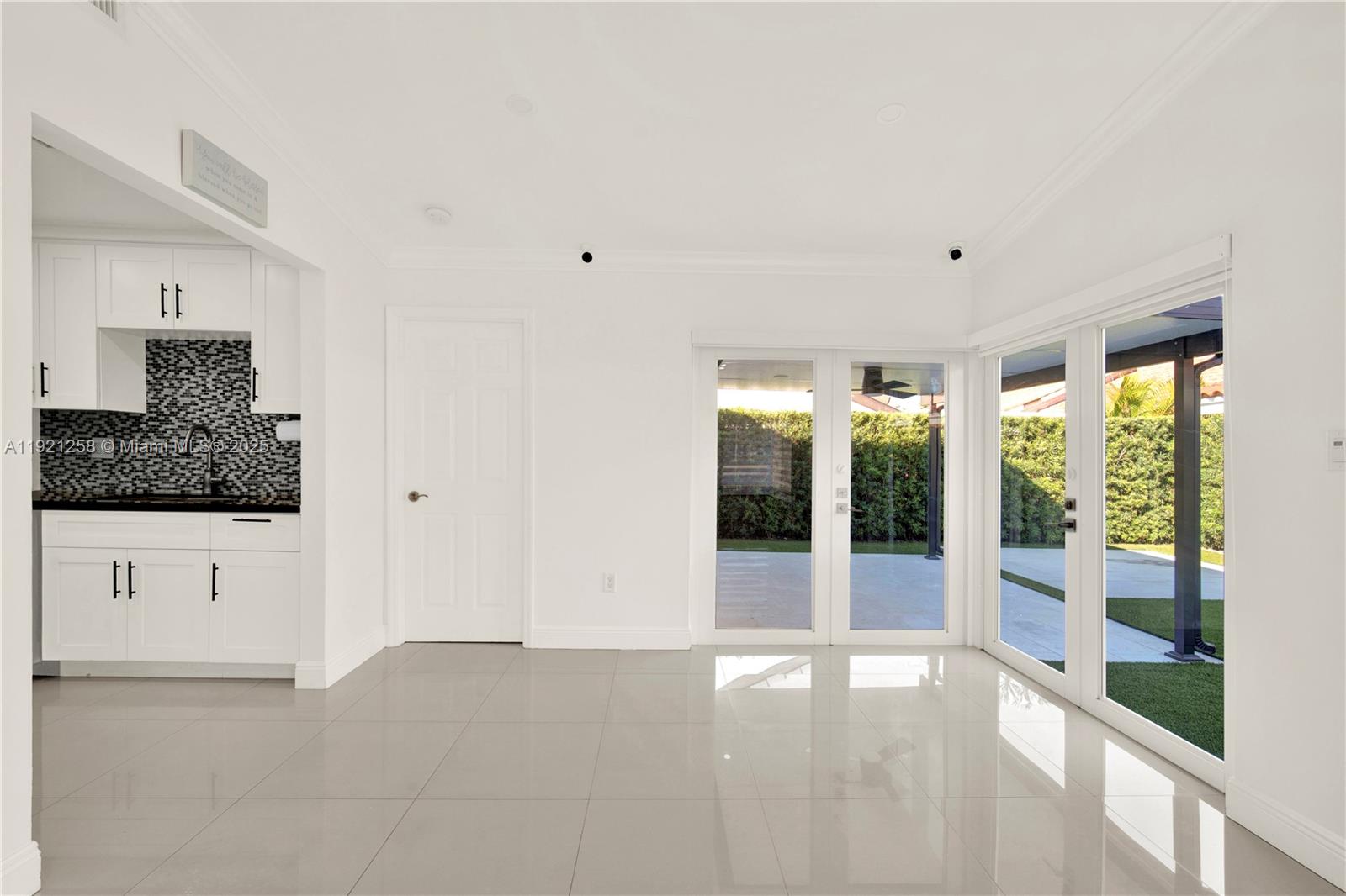 LOS ROBLES - Residential Lease