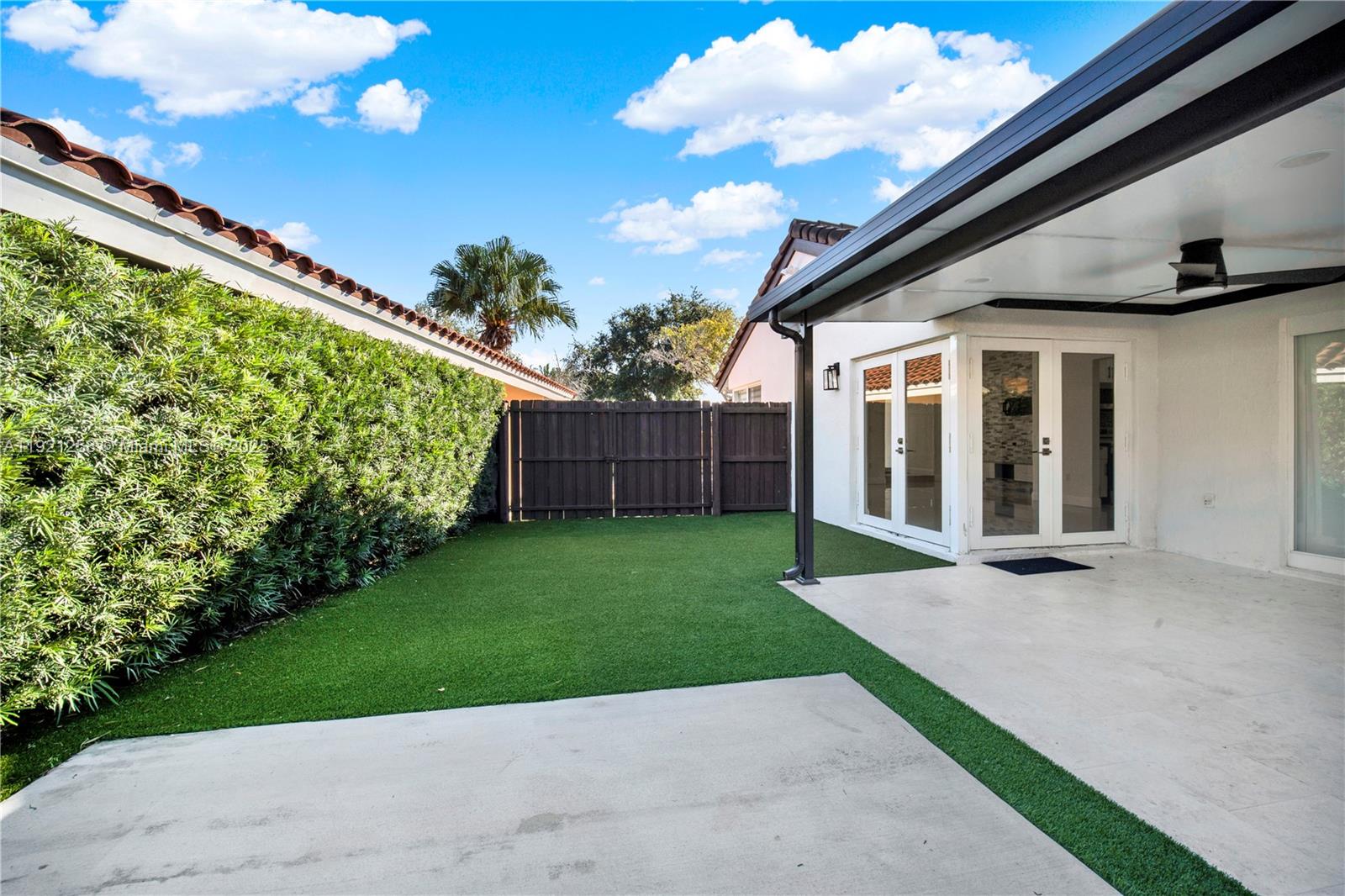 LOS ROBLES - Residential Lease