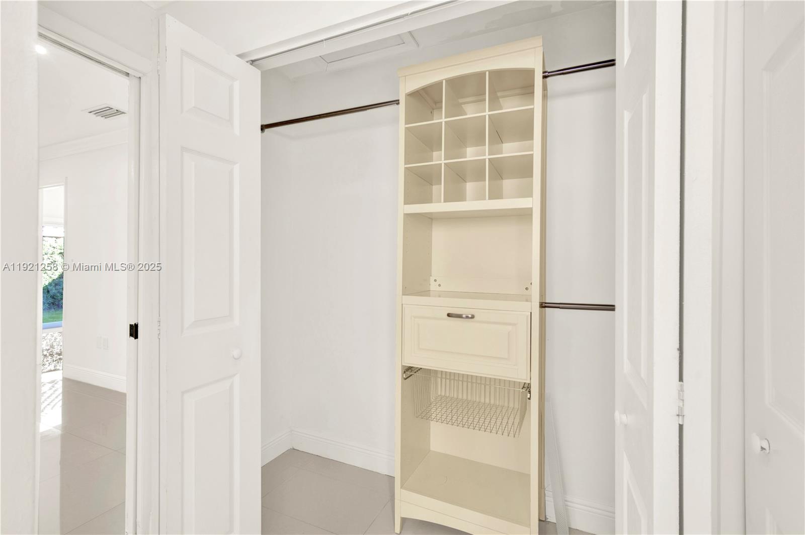 LOS ROBLES - Residential Lease