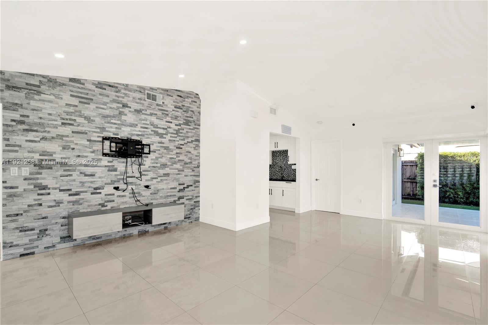 11377 SW 74th St 11377