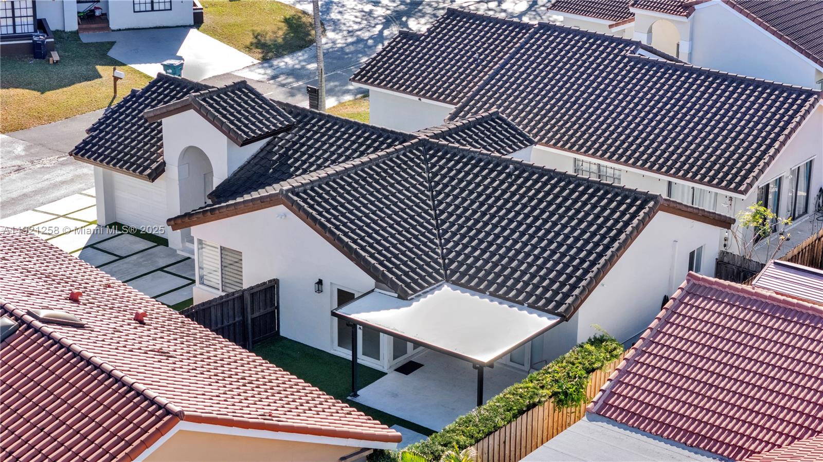 LOS ROBLES - Residential Lease