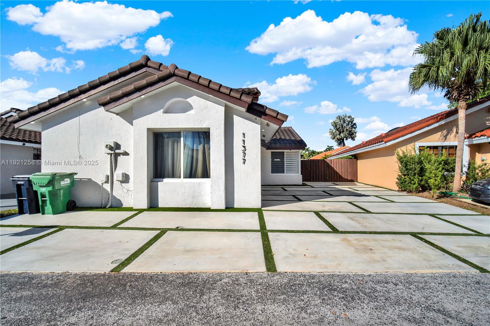 LOS ROBLES - Residential Lease