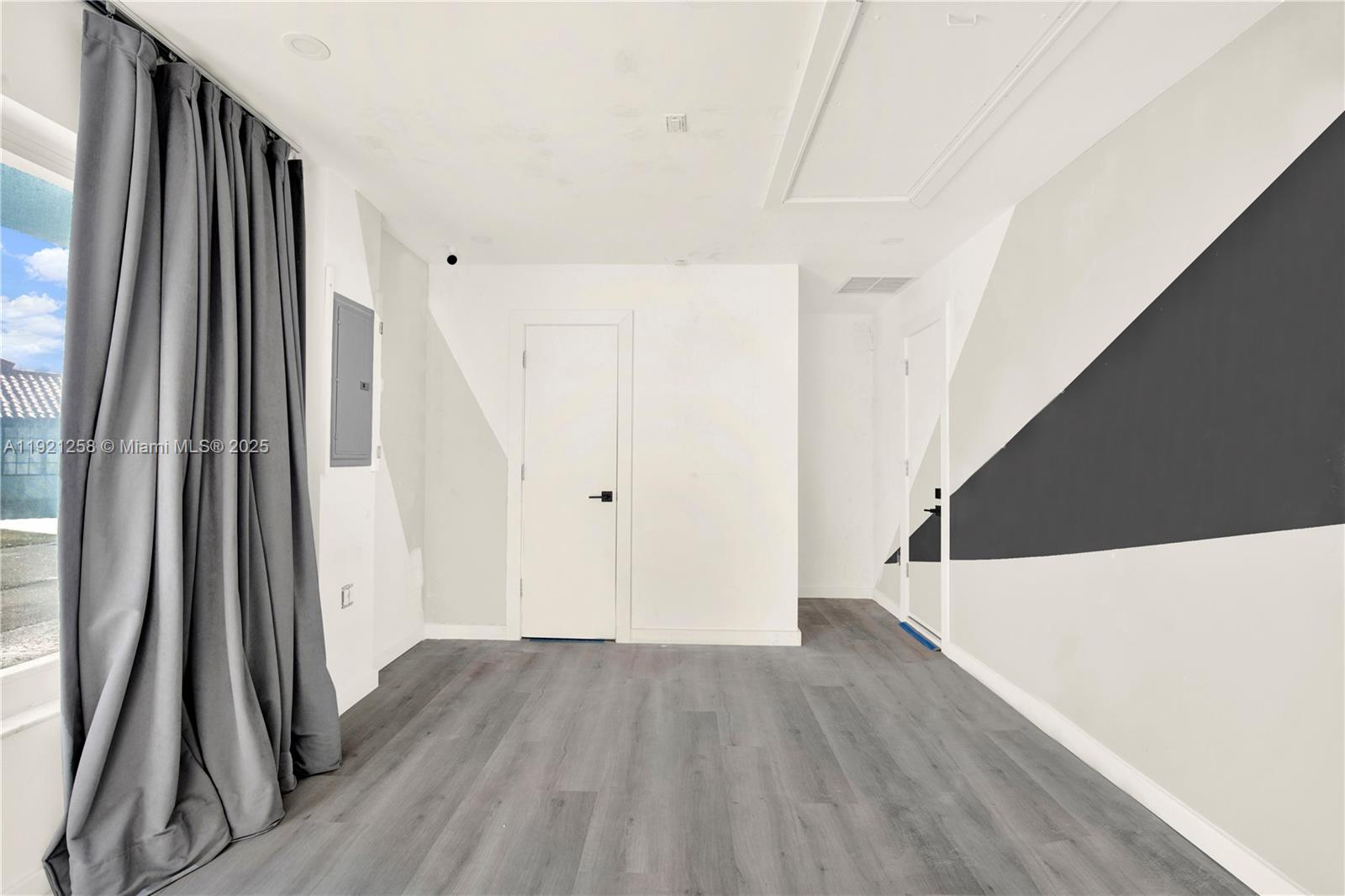 LOS ROBLES - Residential Lease