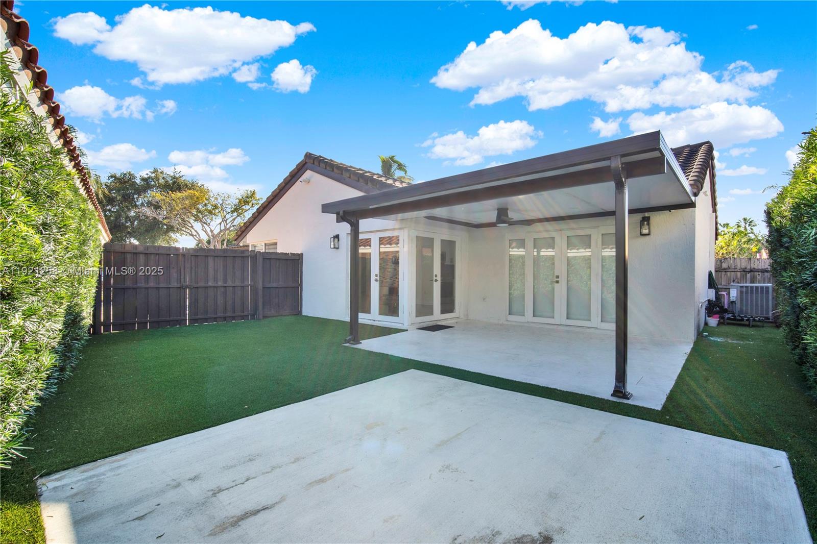 LOS ROBLES - Residential Lease