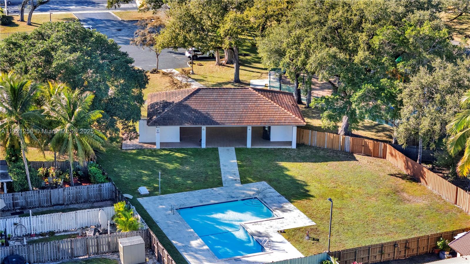 LOS ROBLES - Residential Lease