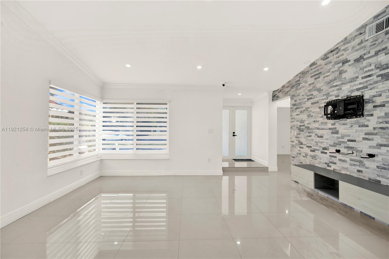 LOS ROBLES - Residential Lease