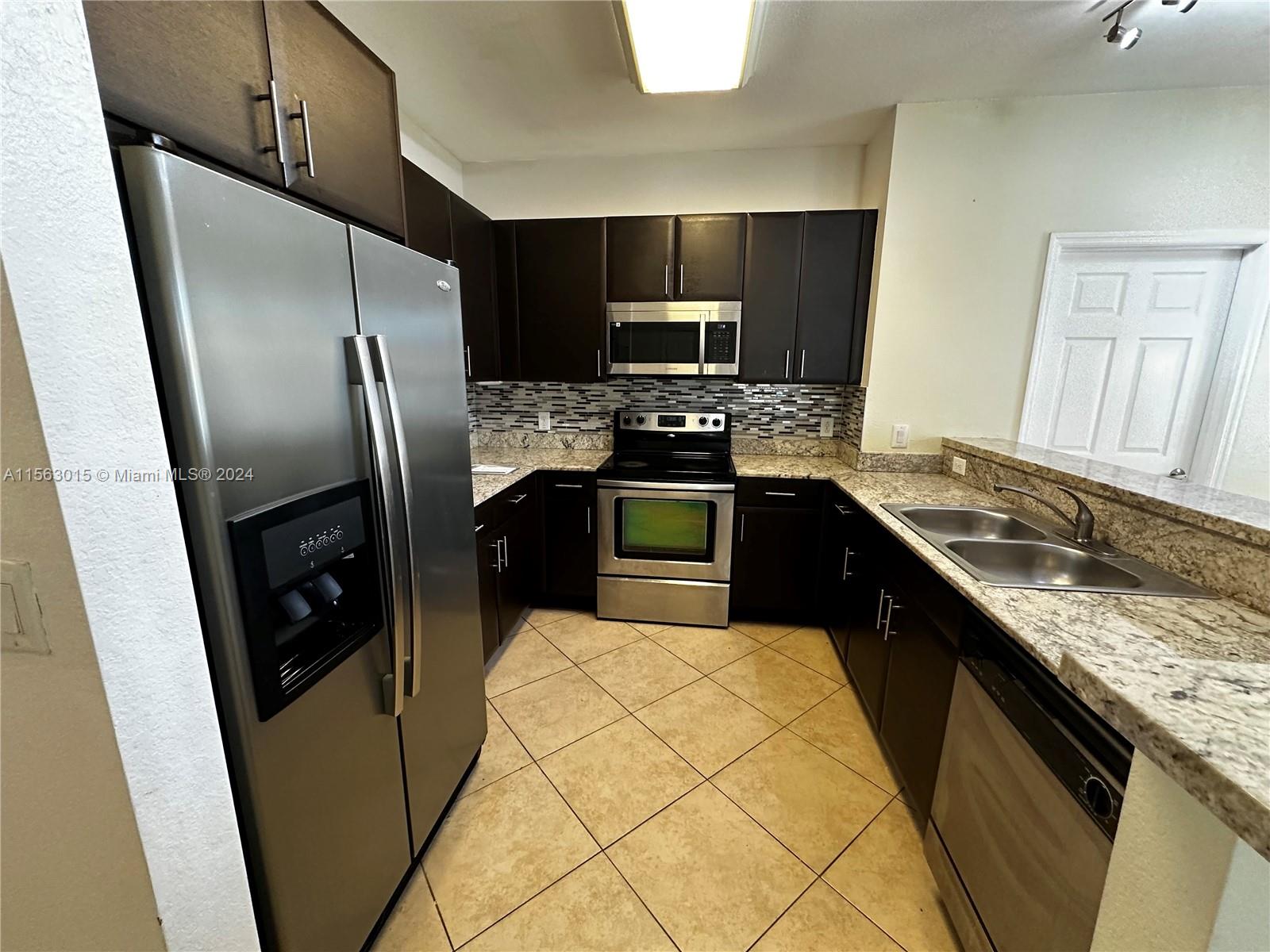 HIGHLAND PARK VILLAGE CON - Residential