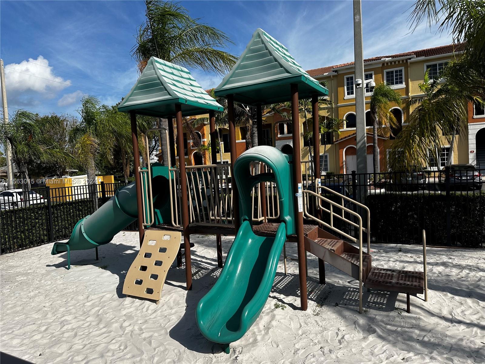 HIGHLAND PARK VILLAGE CON - Residential