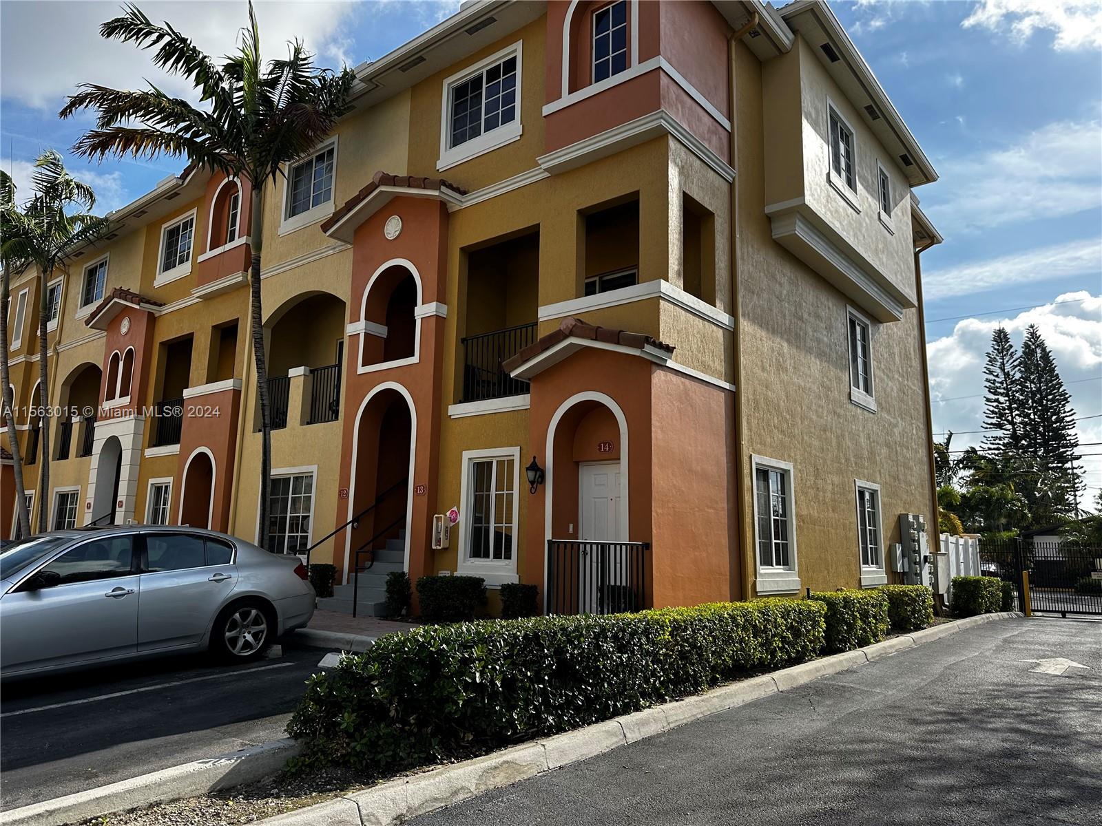 HIGHLAND PARK VILLAGE CON - Residential