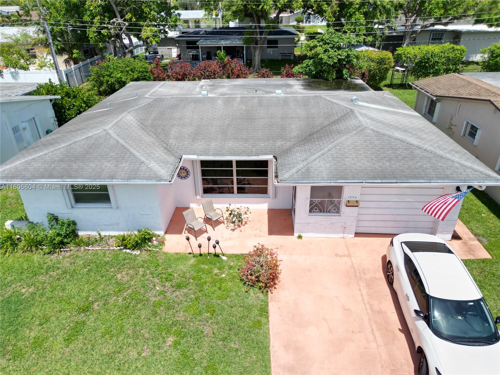 1090 Nw 66th Ter, Margate, Broward County, Florida - 2 Bedrooms  
2 Bathrooms - 