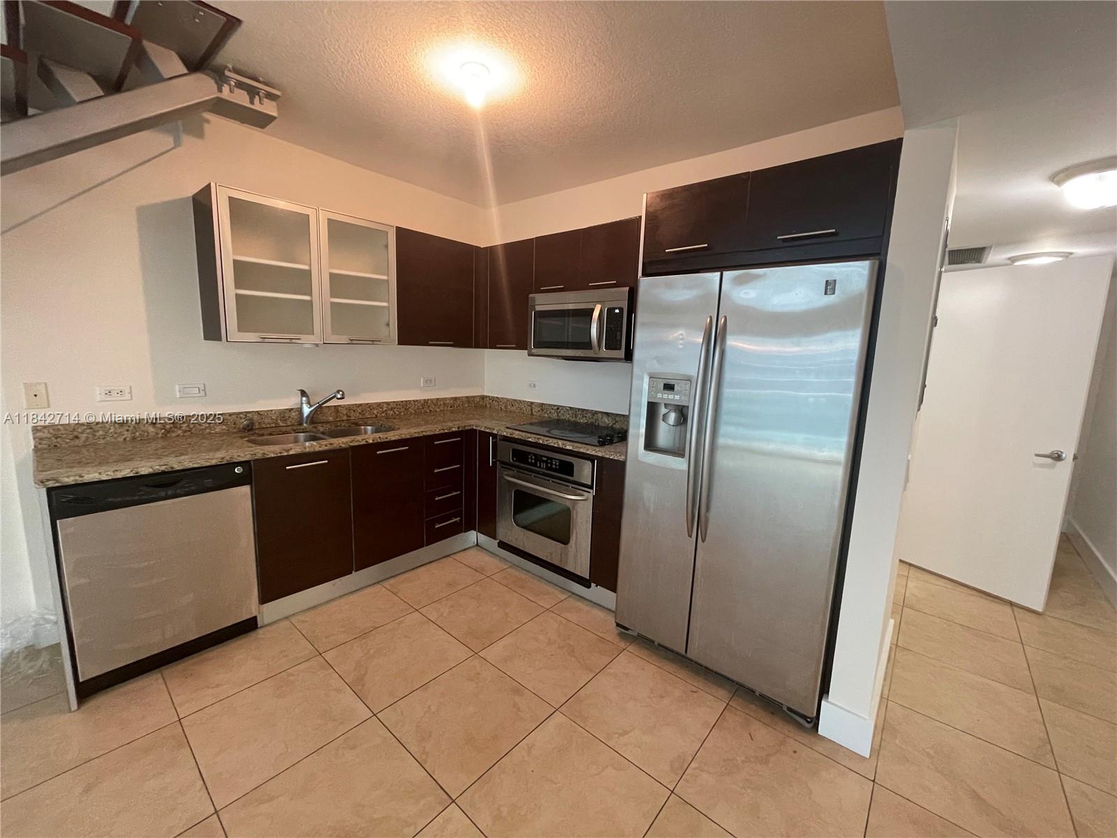41 SE 5th St 1114