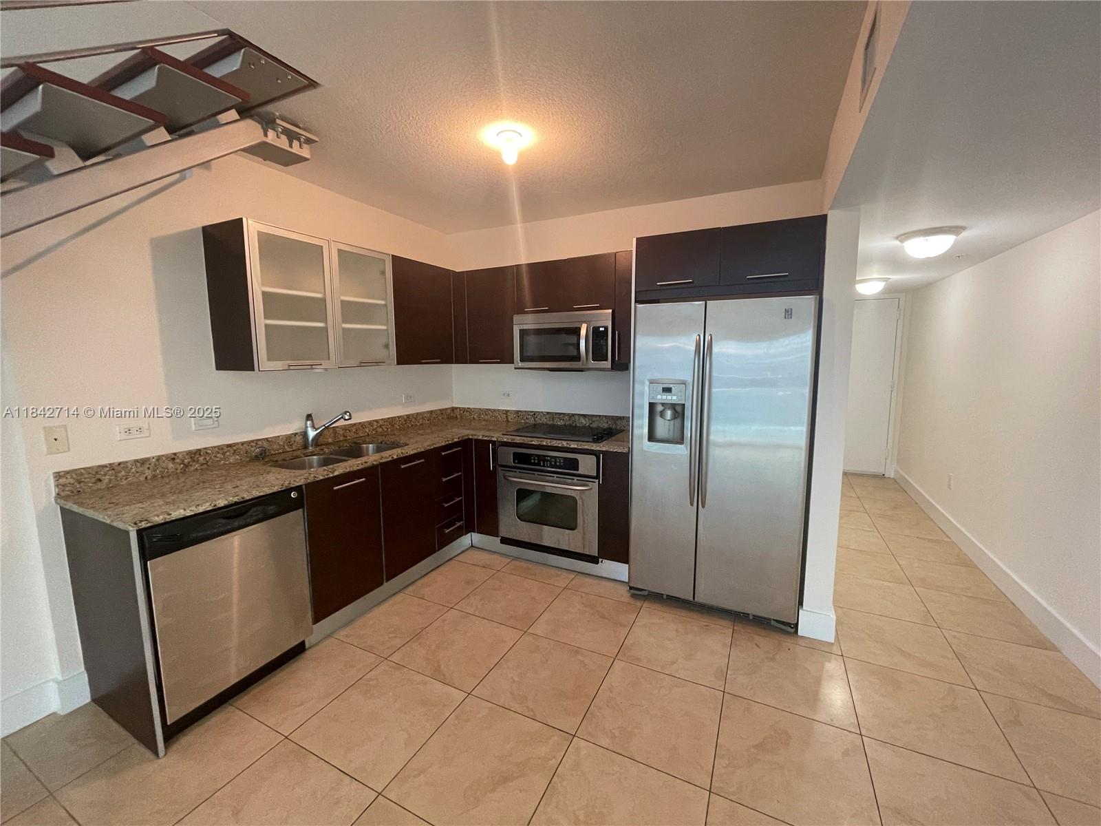 41 SE 5th St 1114