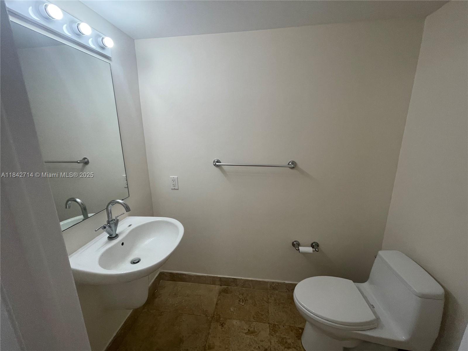 41 SE 5th St 1114
