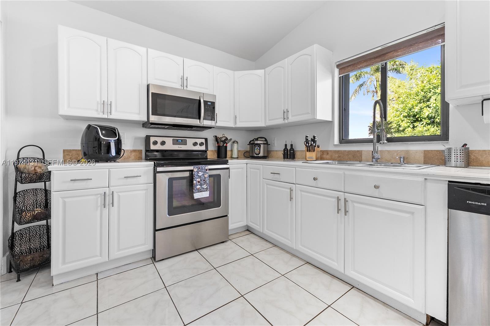 BISCAYNE VILLA HOMES SEC - Residential