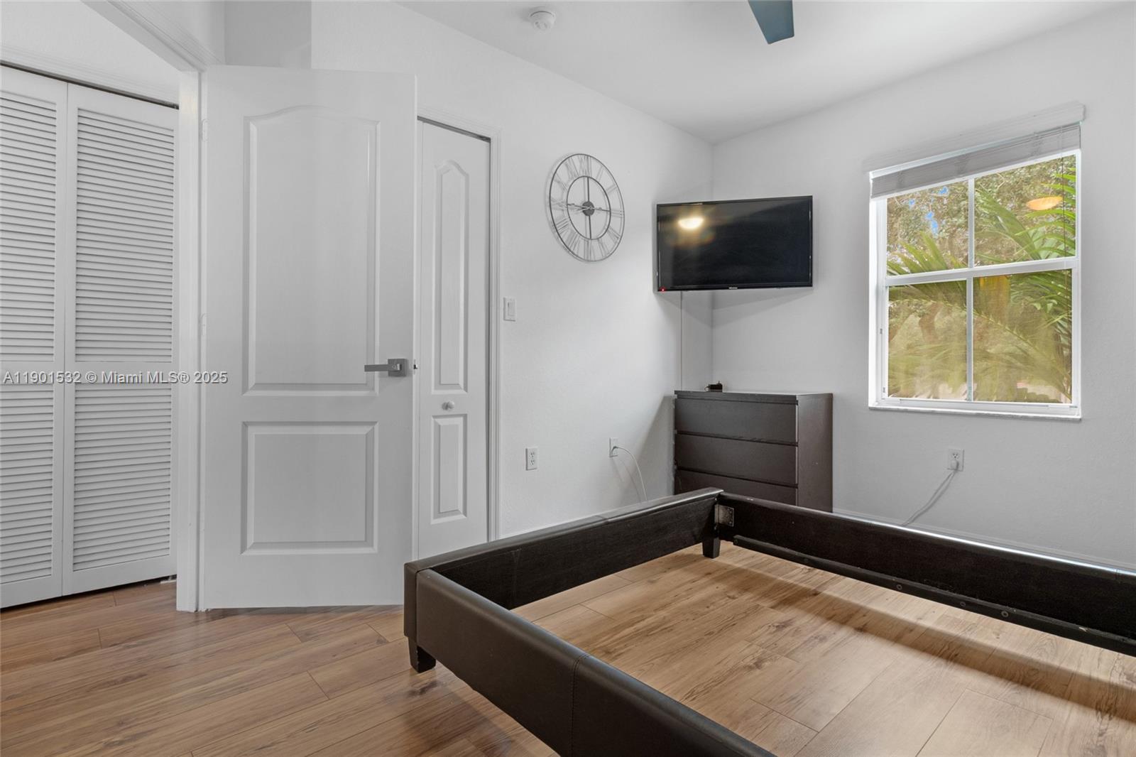 MELROSE POINT - Residential Lease