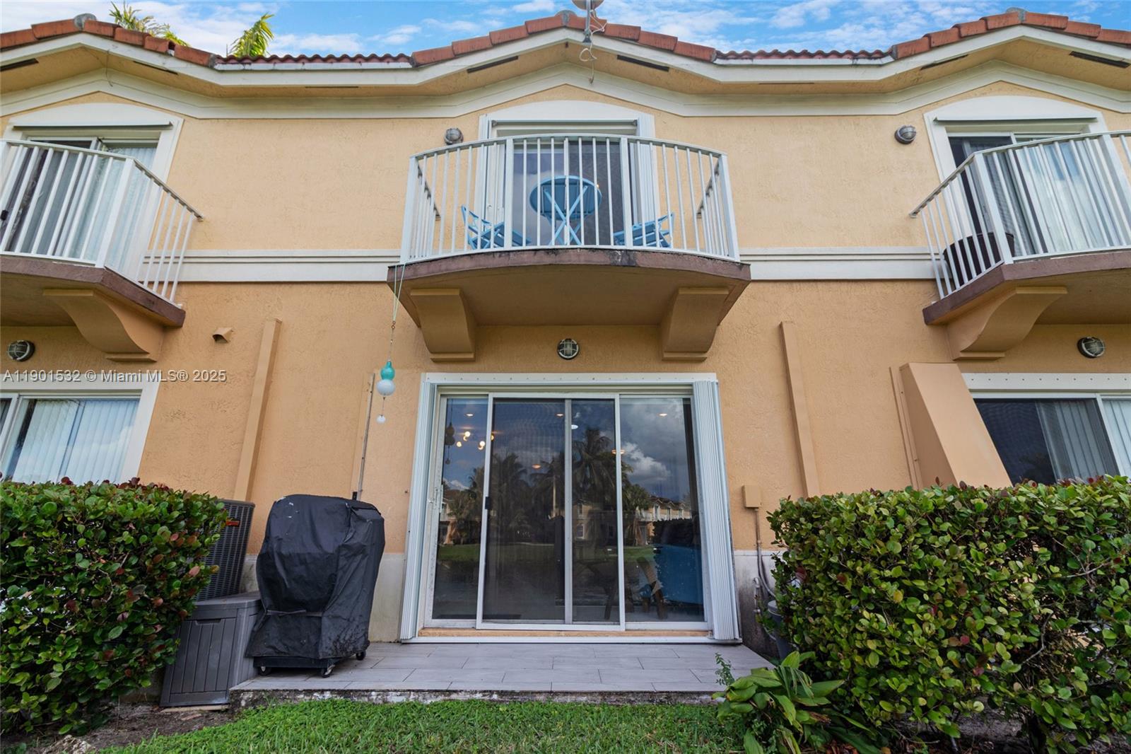 MELROSE POINT - Residential Lease