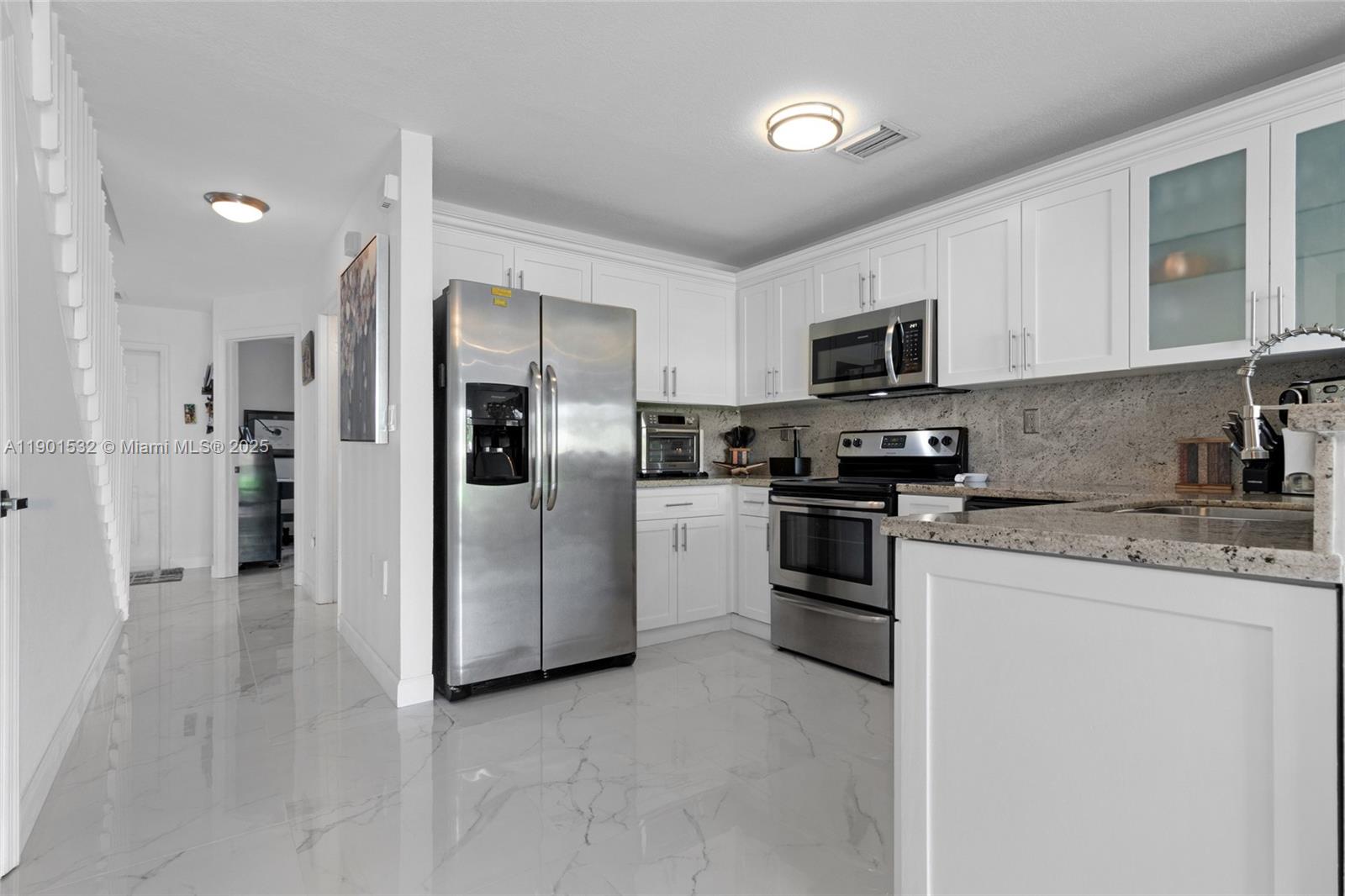 MELROSE POINT - Residential Lease