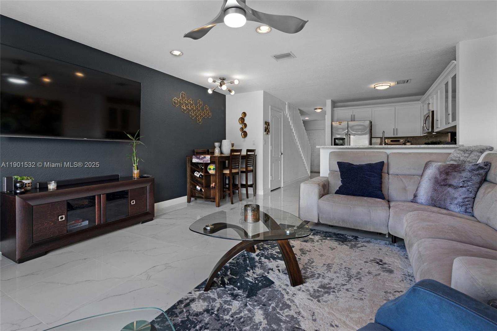 MELROSE POINT - Residential Lease